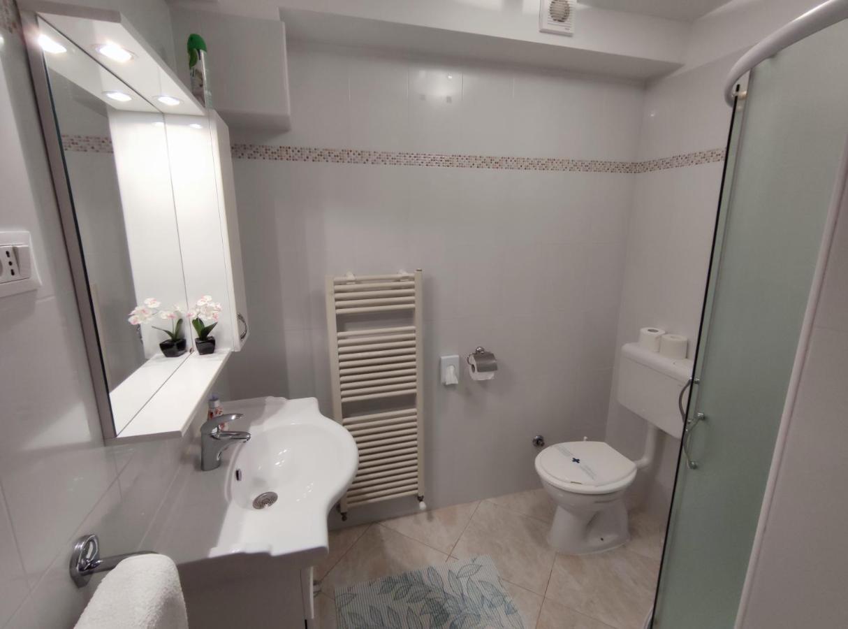 Apartmani Rita Kiwi Novigrad Istria Esterno foto
